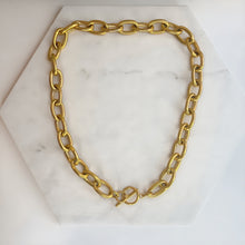 Load image into Gallery viewer, Heavy Chain Toggle Necklace
