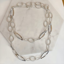 Load image into Gallery viewer, Versatile Silver Chain Necklace
