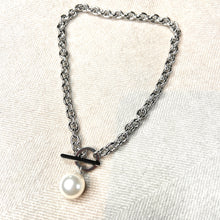 Load image into Gallery viewer, Silver Large Pearl Chain