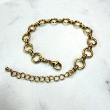 Load image into Gallery viewer, Gold Links Bracelet
