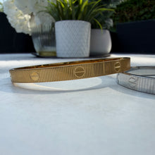 Load image into Gallery viewer, New Style Rivet Cuff