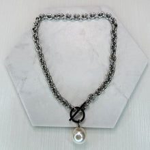 Load image into Gallery viewer, Chunky Metal Chain with Drop Pearl