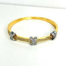 Load image into Gallery viewer, Diamanté Kiss Bangle