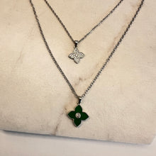 Load image into Gallery viewer, Green &amp; Silver Double Blossom Necklace