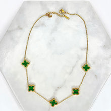 Load image into Gallery viewer, Smooth Green Clover Necklace