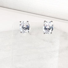 Load image into Gallery viewer, Classic Oval Diamanté Stud