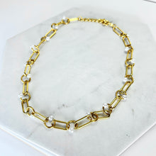 Load image into Gallery viewer, Gold Chain &amp; Pearl Necklace