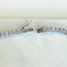 Load image into Gallery viewer, Graduated Tennis Necklace