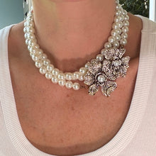 Load image into Gallery viewer, Versatile Pearl Necklace with Antique Flower Detail