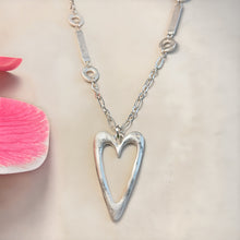 Load image into Gallery viewer, Long Open Heart Necklace