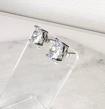Load image into Gallery viewer, Classic Oval Diamanté Stud