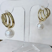 Load image into Gallery viewer, Large Pearl &amp; Gold Hoops