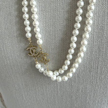 Load image into Gallery viewer, Pearl Necklace with Gold Diamanté Detail