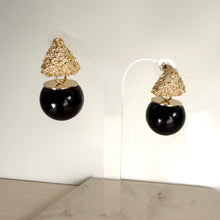 Load image into Gallery viewer, Pearl &amp; Gold Drop Earrings