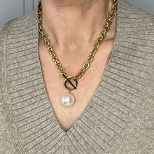 Load image into Gallery viewer, Gold Large Pearl Necklace