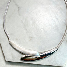 Load image into Gallery viewer, Silver Magnetic Fastening Necklace