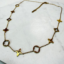 Load image into Gallery viewer, Detailed Gold Necklace
