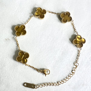 Dappled Gold Clover Pendant