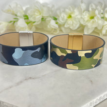Load image into Gallery viewer, Metallic Camouflage Cuff