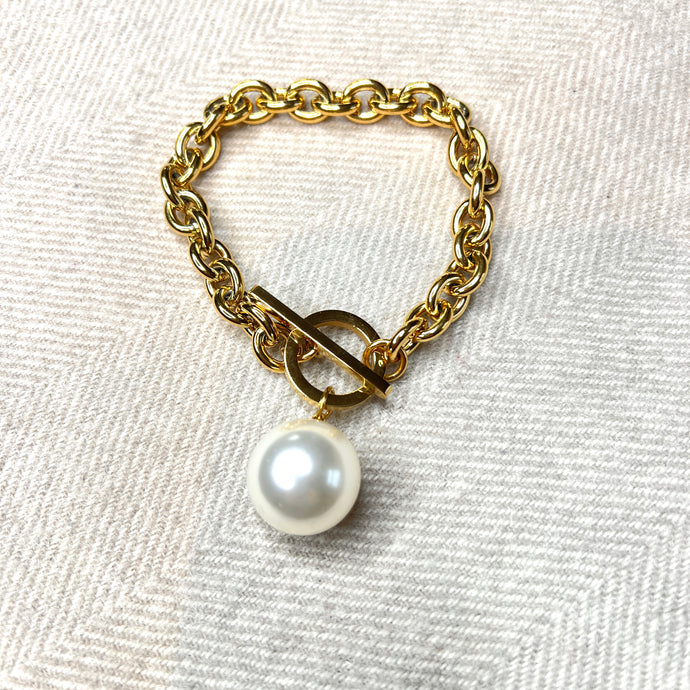 Gold Large Pearl Bracelet