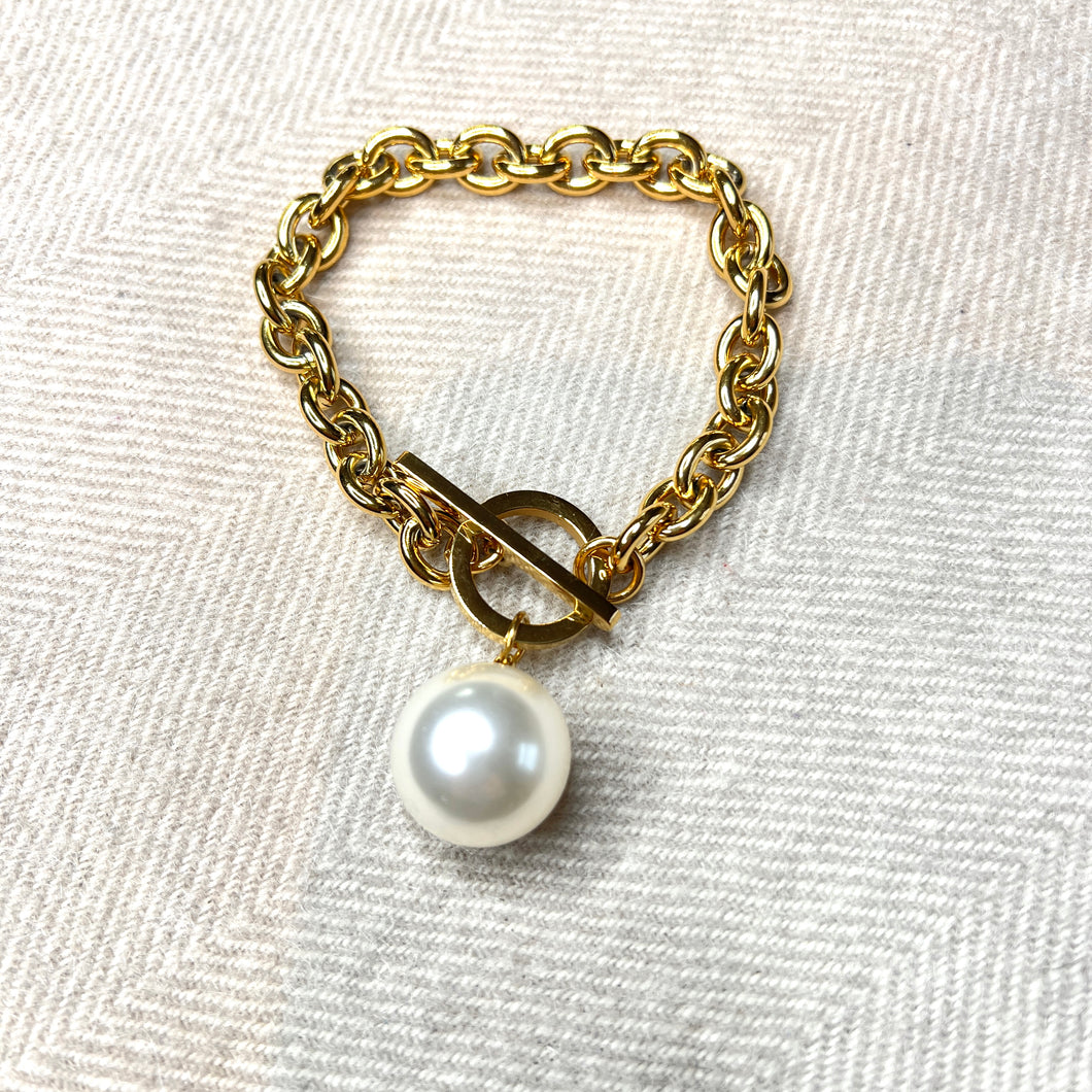 Gold Large Pearl Bracelet