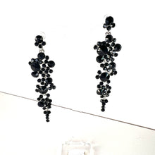 Load image into Gallery viewer, Delicate Flower Drop Earrings