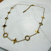 Load image into Gallery viewer, Detailed Gold Necklace