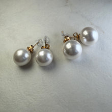 Load image into Gallery viewer, Classic Pearl Stud (Two Size Options)