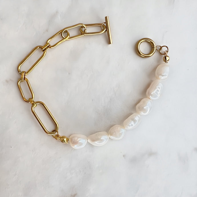 Pearl & Gold Chain Bracelet
