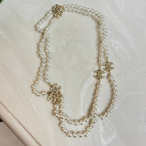 Pearl Necklace with Gold Diamanté Detail