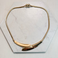 Load image into Gallery viewer, Gold Magnetic Fastening Necklace