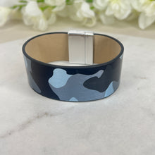 Load image into Gallery viewer, Metallic Camouflage Cuff