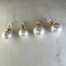 Load image into Gallery viewer, Classic Pearl Stud (Two Size Options)