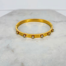 Load image into Gallery viewer, Raised Diamanté Stone Cuff