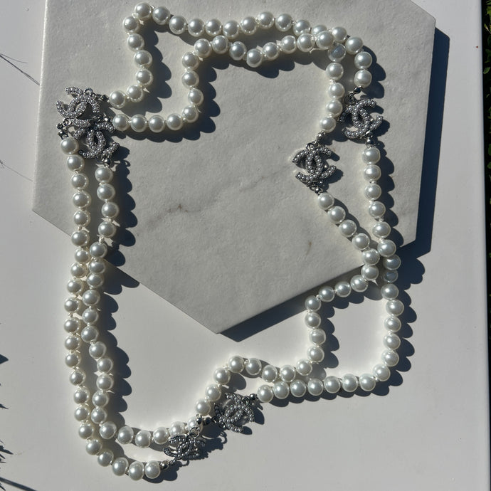 Pearl Necklace with Seed Pearl Detail