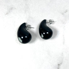 Load image into Gallery viewer, Black Raindrop Studs