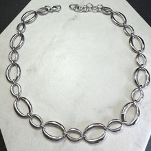 Load image into Gallery viewer, Silver Oval Link Necklace