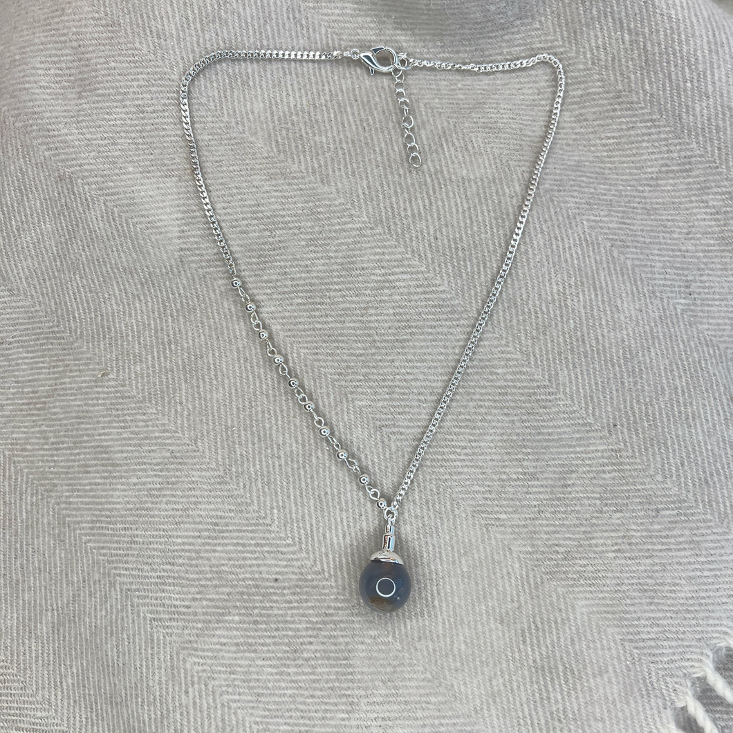 Short Quartz Pendant Necklace