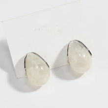 Load image into Gallery viewer, Quartz Raindrop Earrings