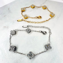 Load image into Gallery viewer, 9mm Diamanté Clover Bracelet
