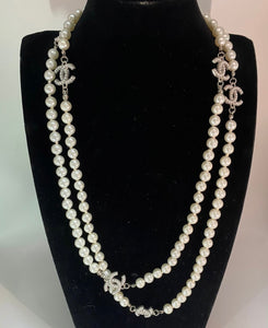 Pearl Necklace with Seed Pearl Detail