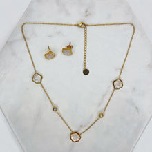 Load image into Gallery viewer, Delicate Gold Shell Necklace