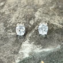 Load image into Gallery viewer, Classic Oval Diamanté Stud