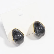 Load image into Gallery viewer, Quartz Raindrop Earrings