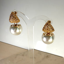 Load image into Gallery viewer, Pearl &amp; Gold Drop Earrings