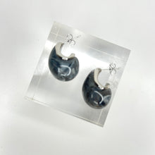 Load image into Gallery viewer, Quartz Raindrop Earrings