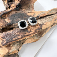 Load image into Gallery viewer, Black Stone with Halo Surround