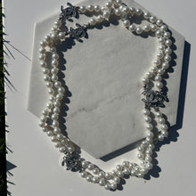 Load image into Gallery viewer, Pearl Necklace With Diamanté Detail