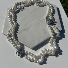 Load image into Gallery viewer, Pearl Necklace With Diamanté Detail