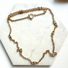 Load image into Gallery viewer, Versatile Toggle Fastening Necklace - Wear Long or Short